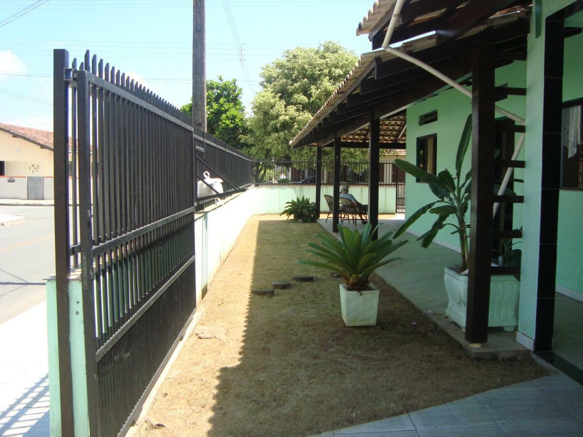 Casa Praia Piçarras Eksteriør billede